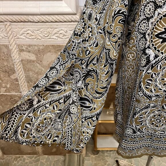 Fever. Sz Large. Border print tan black. Pleated Neck w Tie. Long Sleeve. B28 - Picture 6 of 8